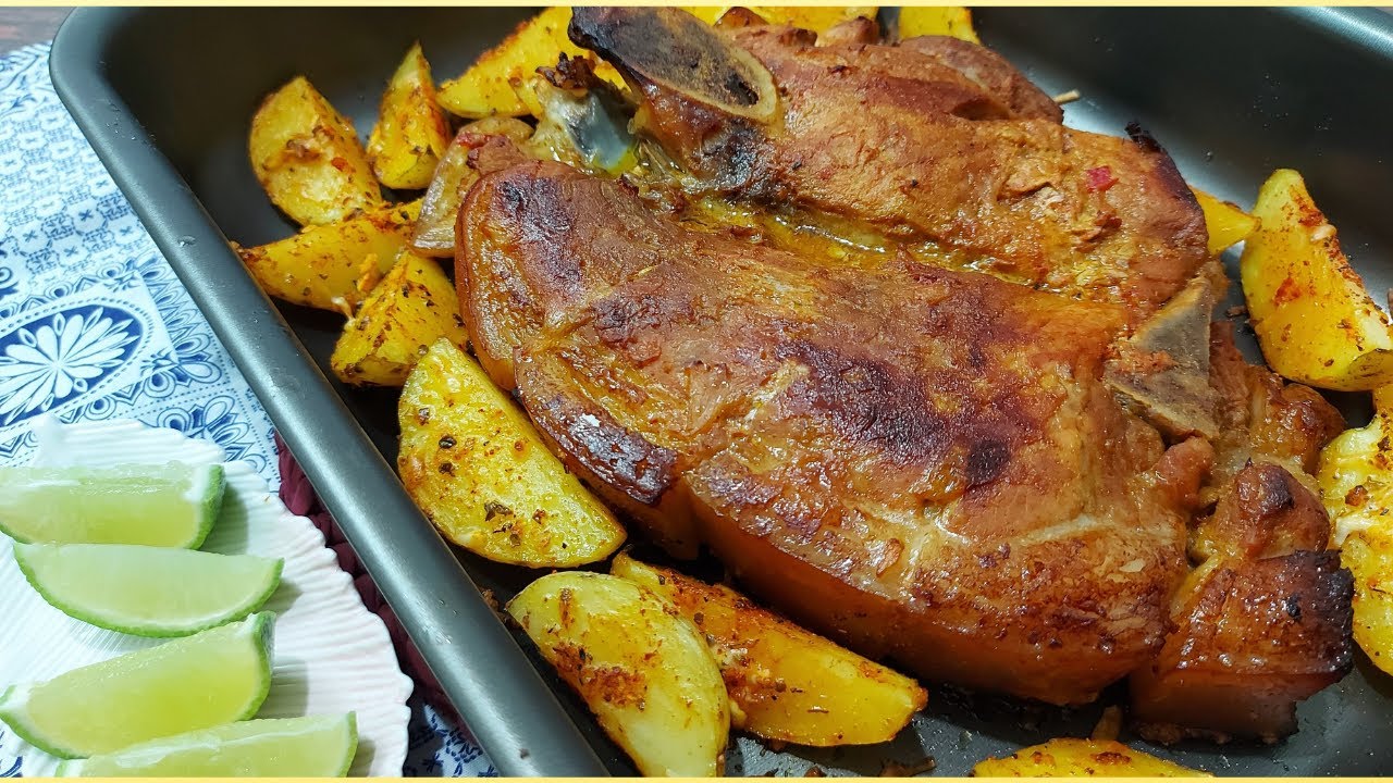 PERNIL ASSADO SUCULENTO COM BATATAS RÚSTICAS DELICIOSAS. ECONOMIZE GÁS E TEMPO / RECEITA FÁCIL