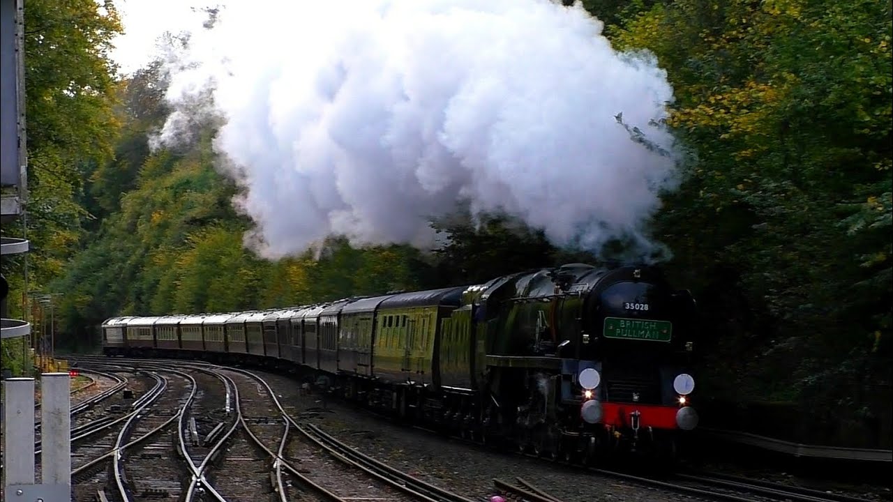 35028 Clan Line steams through Sevenoaks with the Belmond British Pullman bound for London 23/10/25