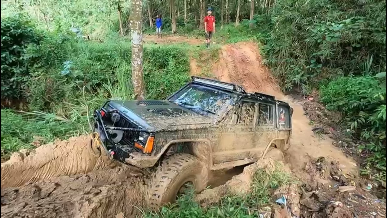jeep Cherokee Offroad, Track Ciampea 19 Maret 2022, Licin & Sempit 😂 winch kerja keras 😂