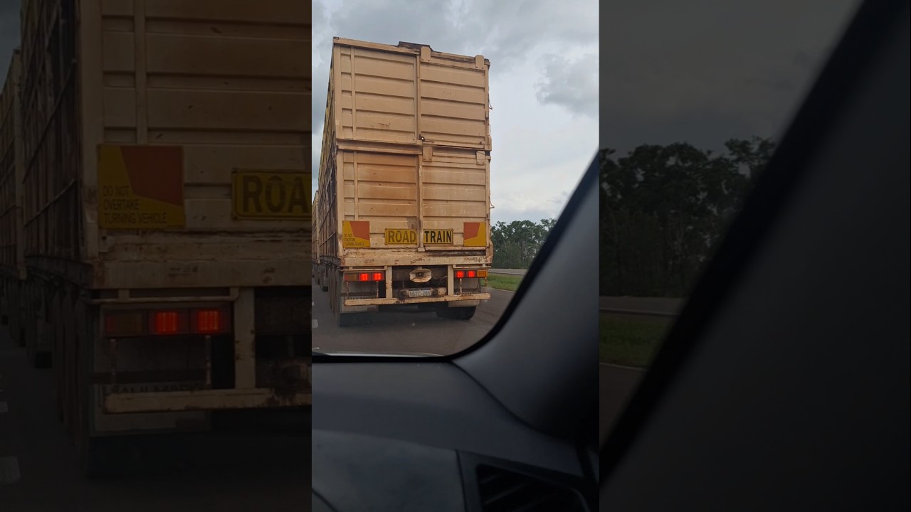 Passing a Giant Livestock Road Train in Australia&hellip; Endless Truck  #outbackaustralia #lkw