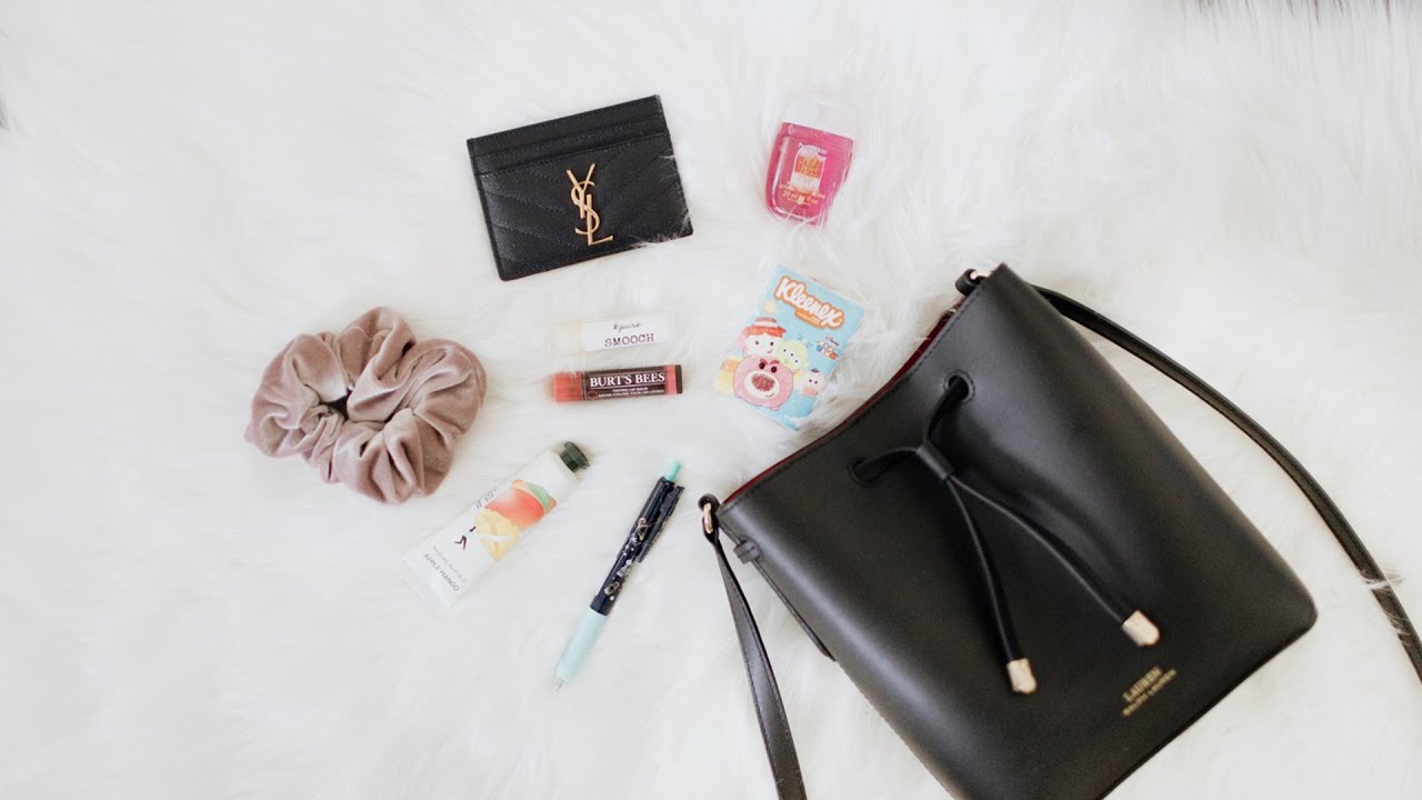 What's In My Bucket Bag? ⭐