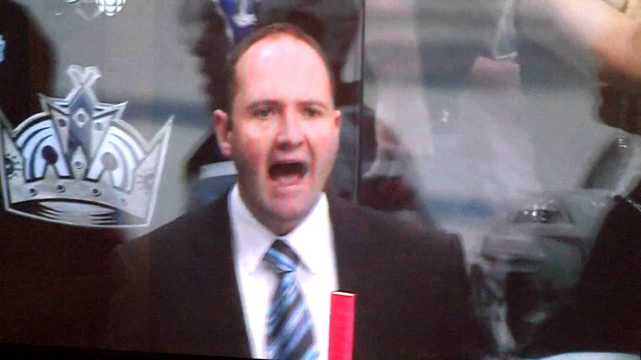 Peter DeBoer yells at the refs