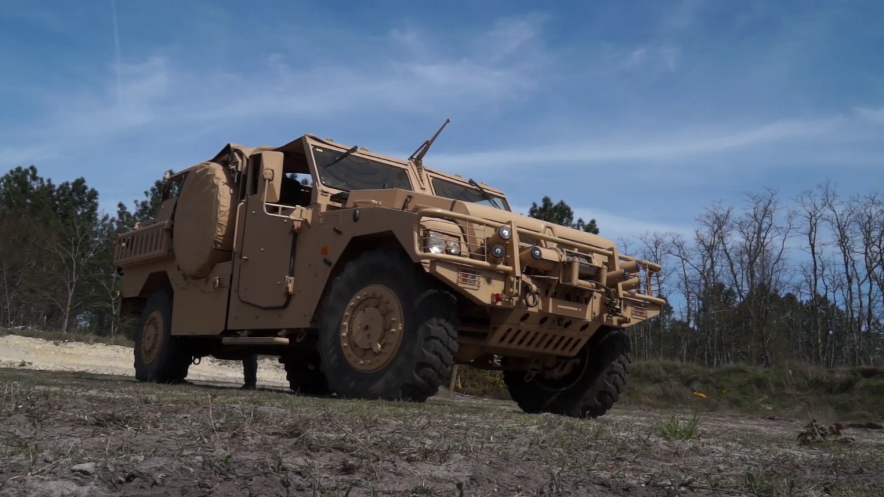 Sherpa Light Special Forces 4x4 combat vehicle Renault Trucks Defense France French Defense Industry
