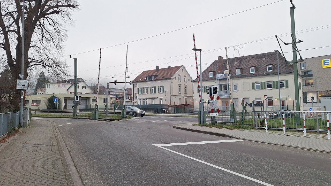 [4K] Bahnübergang Gernsbach, Schwarzwaldstraße - EBÜT 80