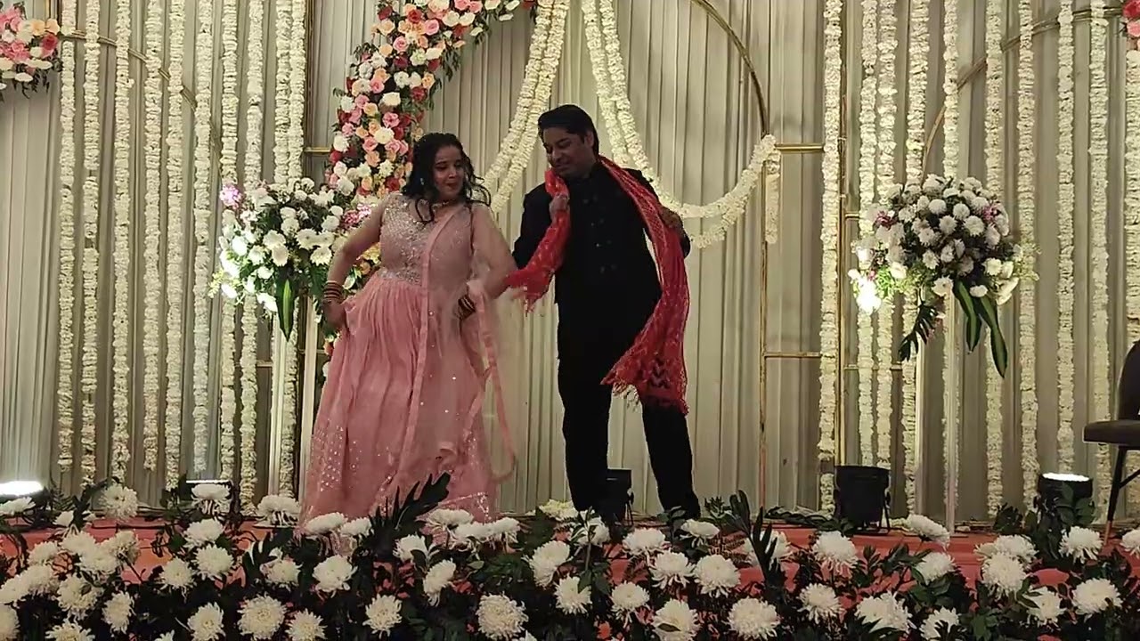Couple dance in performance Wading dance 🩰 #dance #groupshow #folkdance #wedding #indiandance 