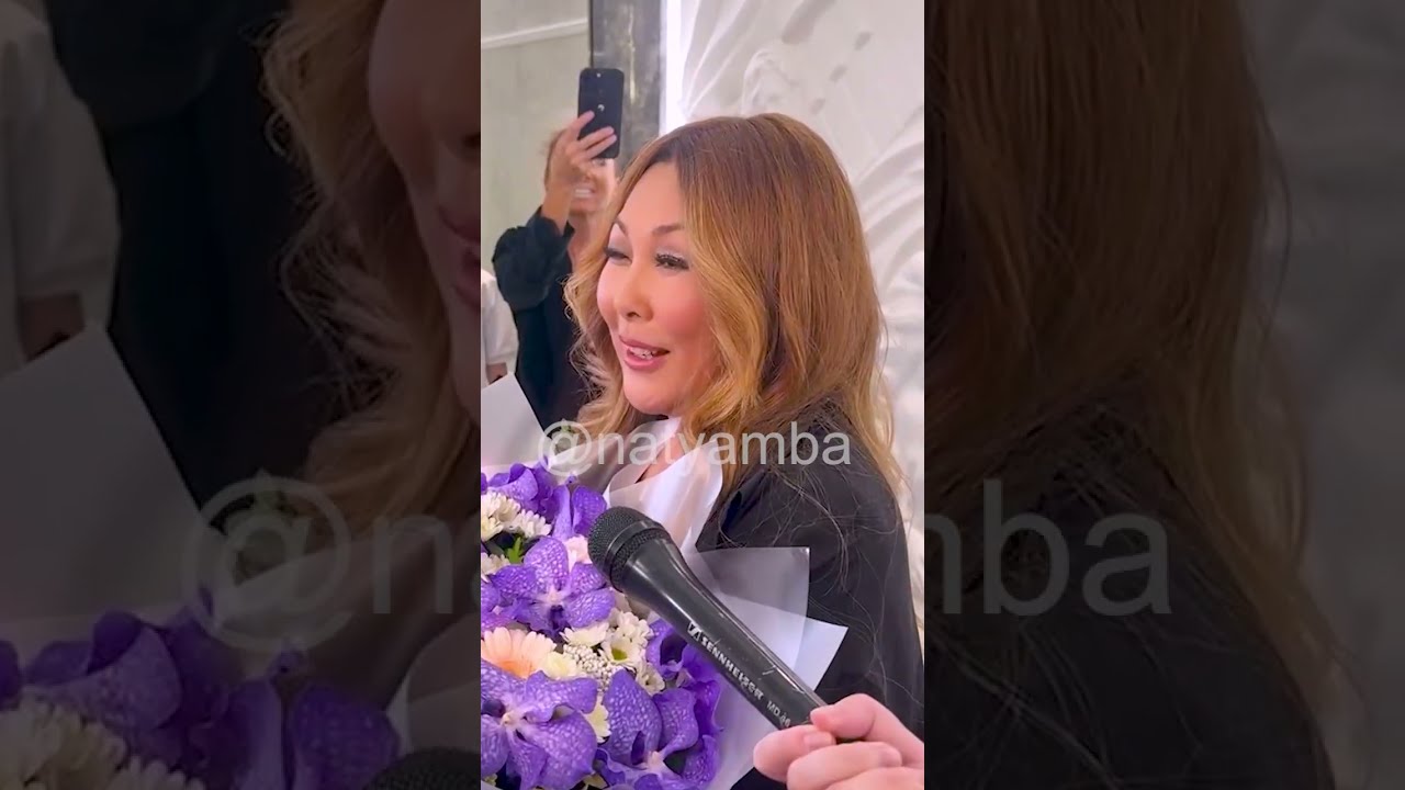 Анита Цой выступила в домашнем костюме на сольном концерте в Кремле. Певице порезали 5 платьев