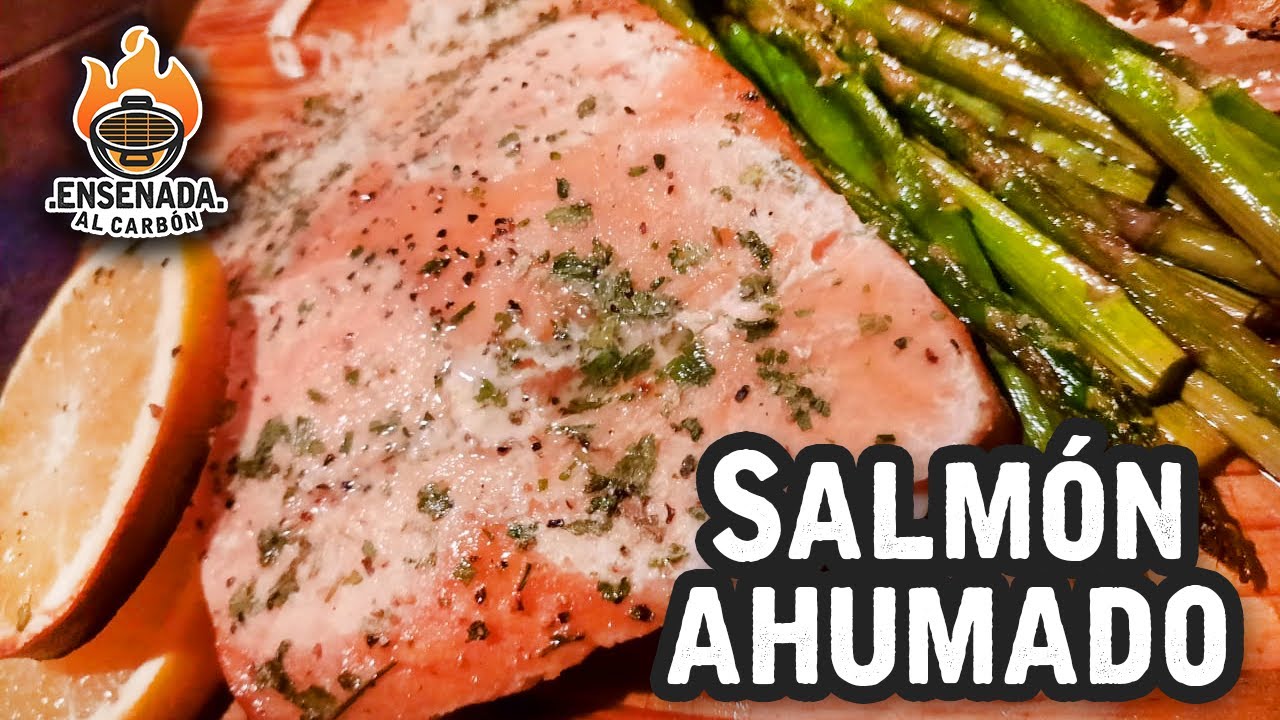 SALMÓN EN EL ASADOR AHUMADO EN TABLA DE CEDRO// ENSENADA AL CARBÓN