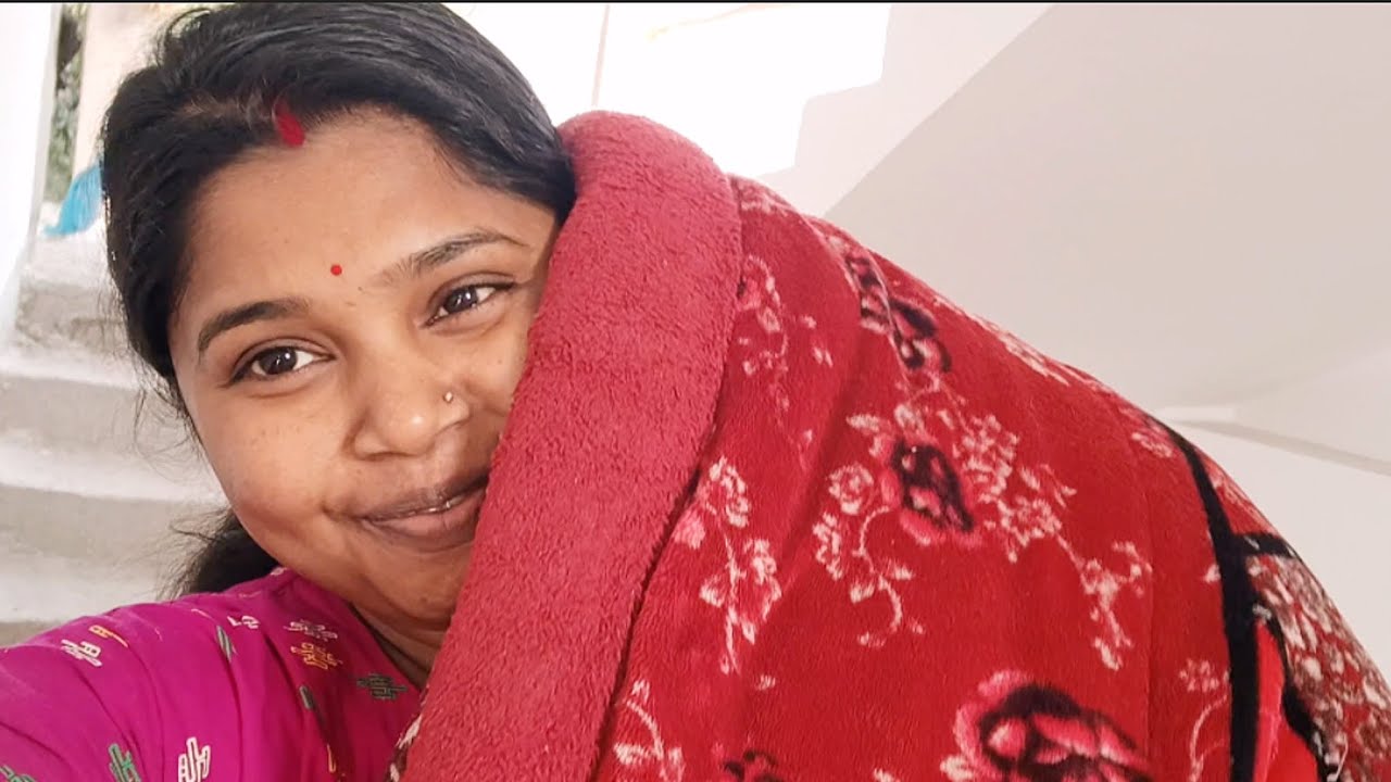আমি ওদের ভাষা জানিনা 🙊🐦🦜।।  জীবনে এই  একটা আমি ভালো করেছি🪡👗।।
