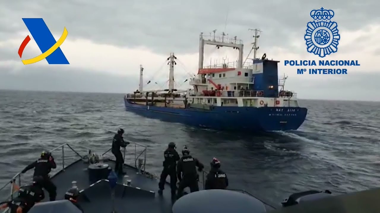 Interceptado en aguas cercanas a Canarias un buque cargado con 20 toneladas de hachís