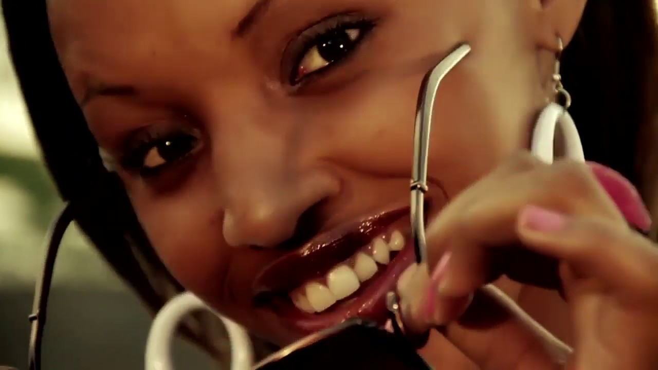 CMB Prezzo  - Mimi Na We ft Ally B (Official Video)