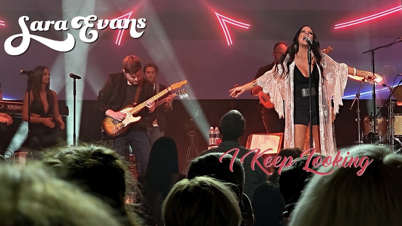 Sara Evans - I Keep Looking (Live at the Ryman)