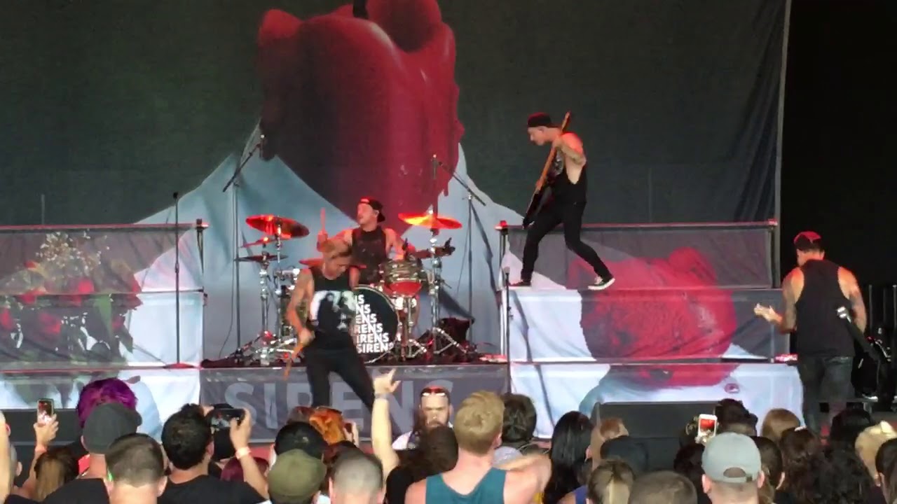 Sleeping With Sirens - Leave It All Behind (Live @ Disrupt Festival in Mansfield, MA.