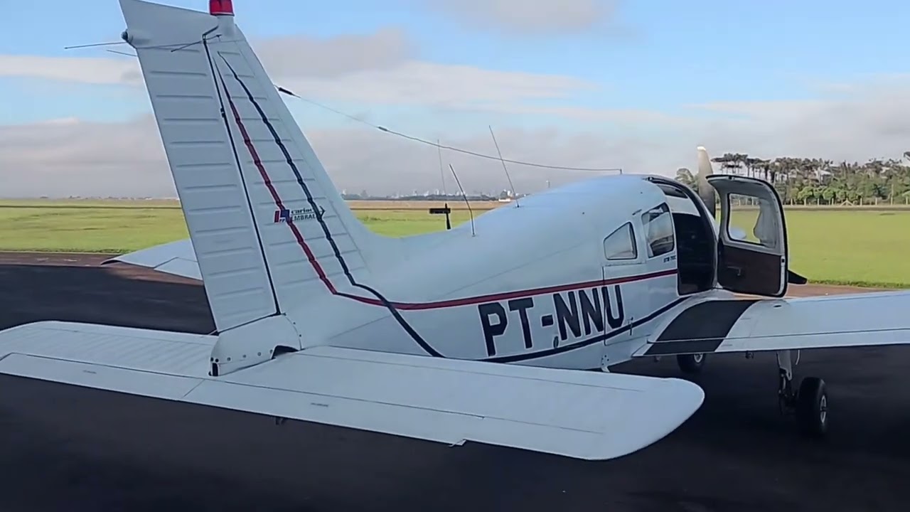 AEROPORTO DE TOLEDO: AVIÃO CARIOCA EMB 710C