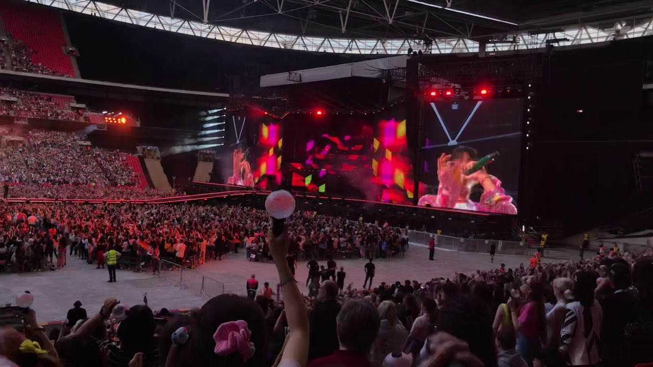 010619 IDOL REMIX @ BTS 방탄소년단 Love Yourself: Speak Yourself Tour in London - Wembley Stadium