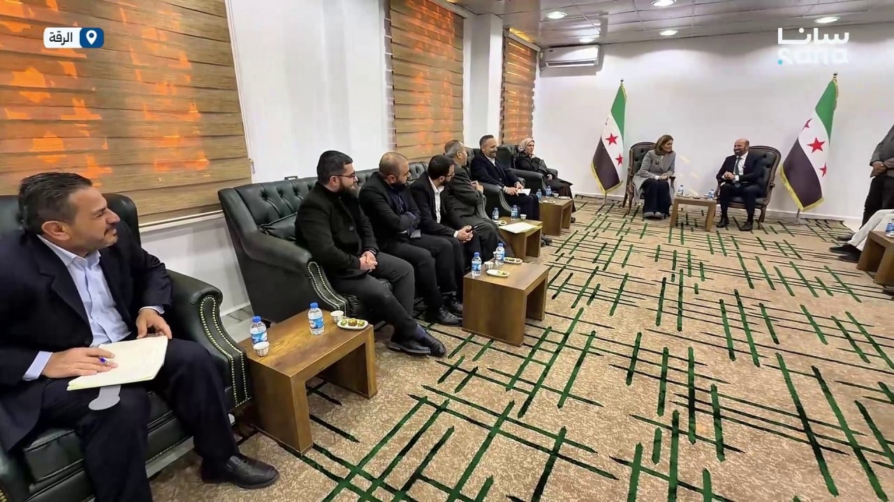 لقاء في الرقة لبحث واقع العمل الاجتماعي وسبل تحسين الدعم المقدم للفئات الأكثر احتياجاً