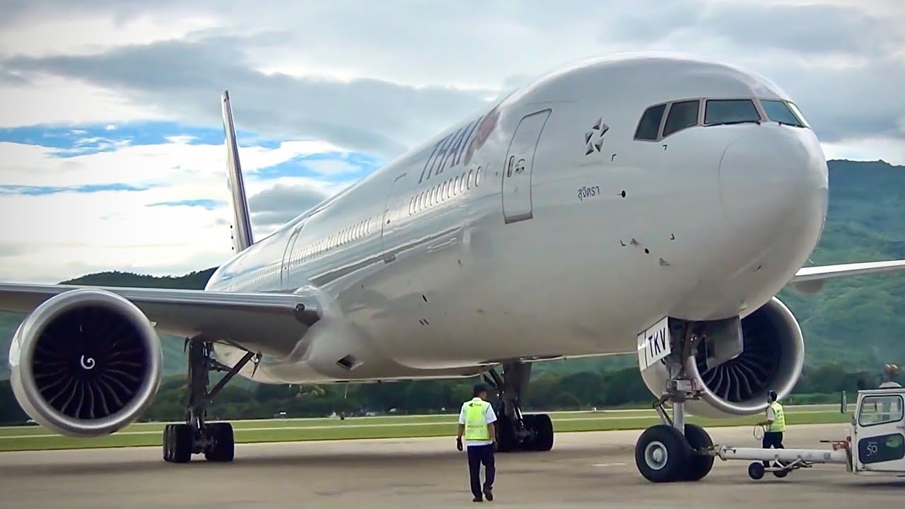 HS-TKV Boeing 777-300ER Thai Airways Startup @ CNX.