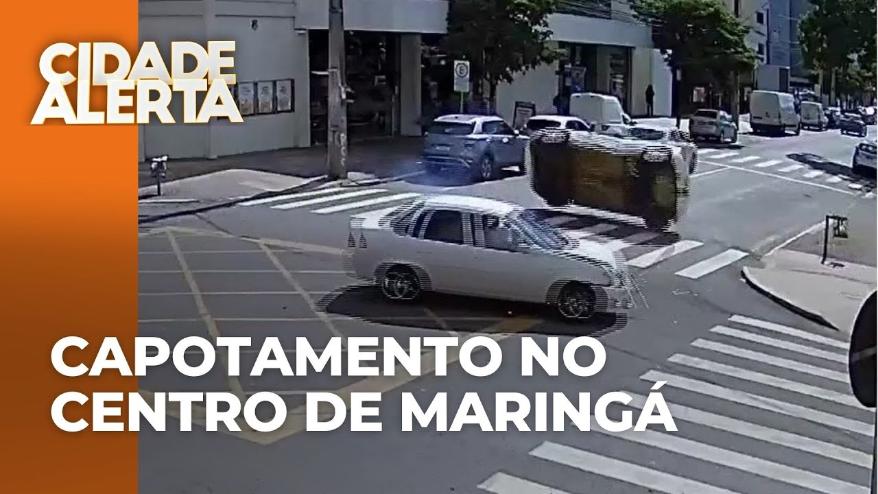 Câmera flagra acidente entre dois carros no centro de Maringá; um dos veículos capotou