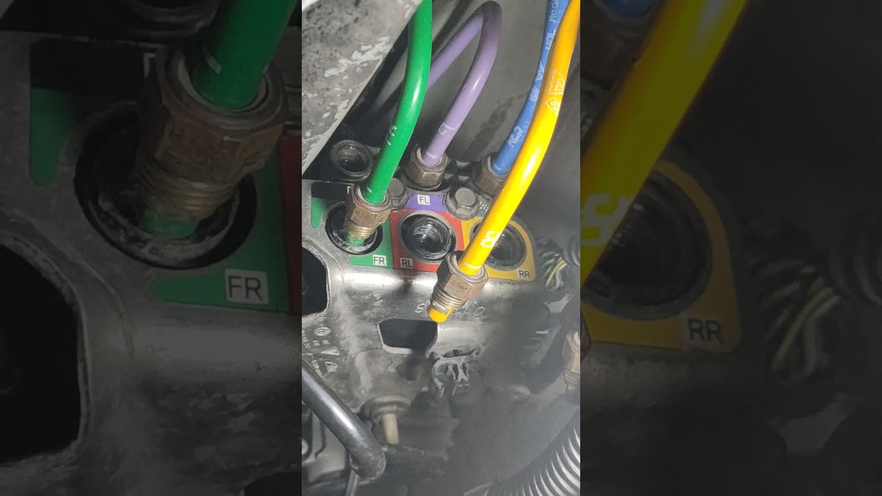 Valve Block location - PORSCHE CAYENNE #porsche  #car #mechanic #valveblock