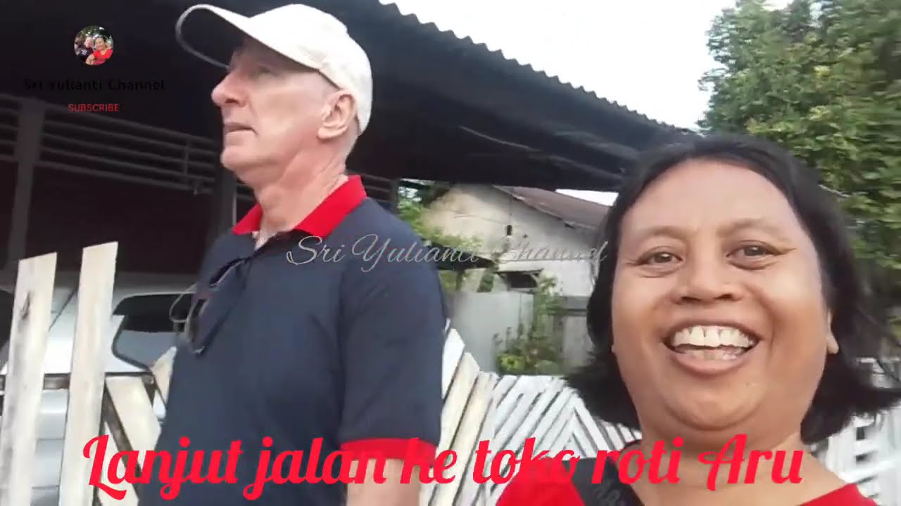 Jalan kaki menyusuri kota Biak untuk mencari Toko Roti Aru yg terkenal Punya pengalaman naik angkot