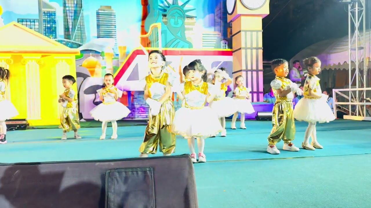 น้องธิชา งานโรงเรียนอนุบาล 1/10 KSP