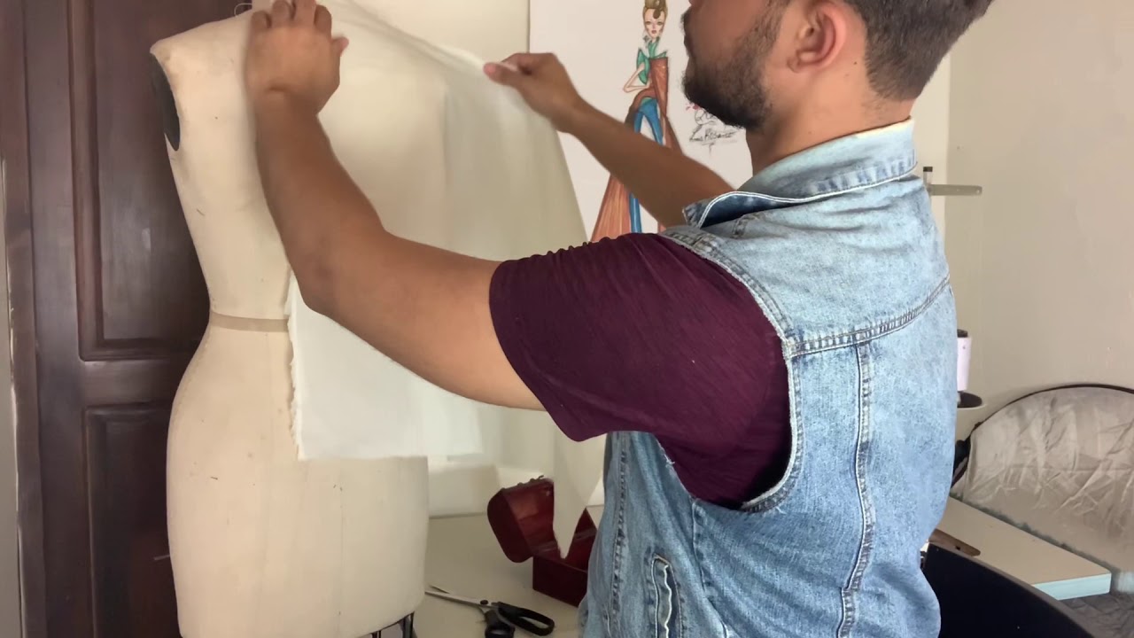 Patronaje del corpiño básico en el maniquí rápido y fácil.