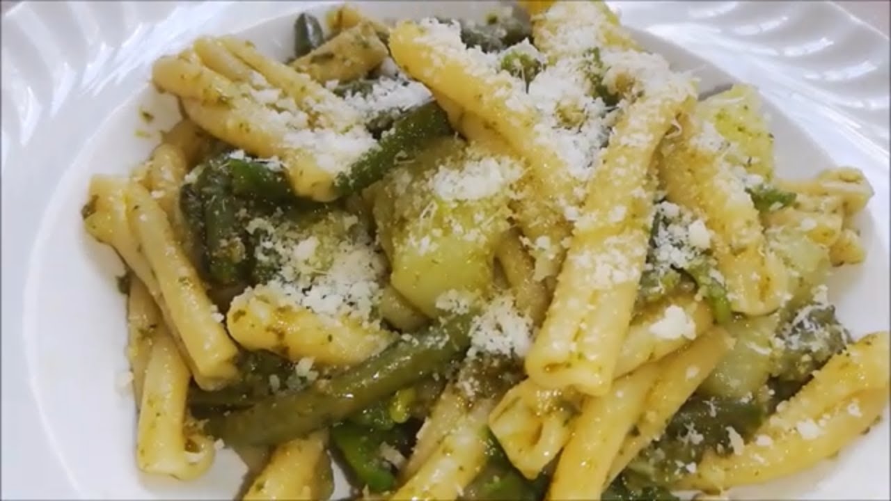 Casarecce con pesto alla genovese