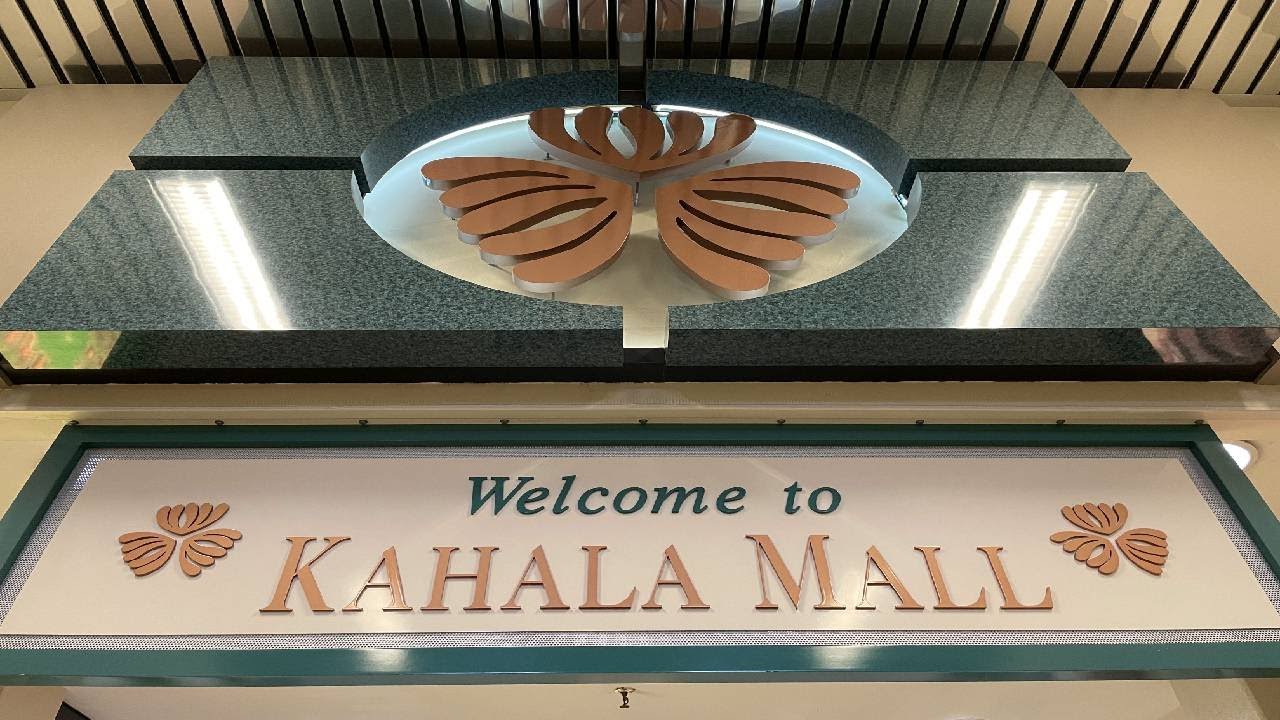 Kahala Mall walk using Insta360 Go 2