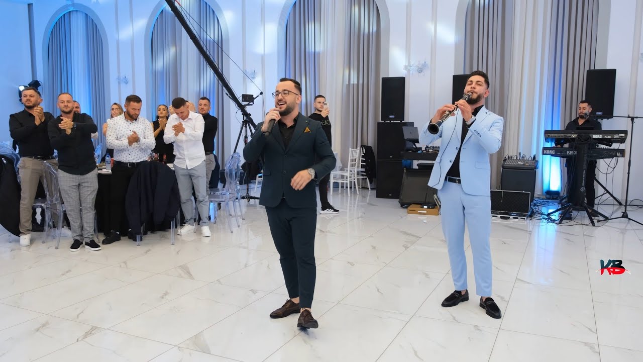 Sindi Yzeiri & Band - Përshëndet dasmorët me nje kolazh live  | Klevis Bezati Production