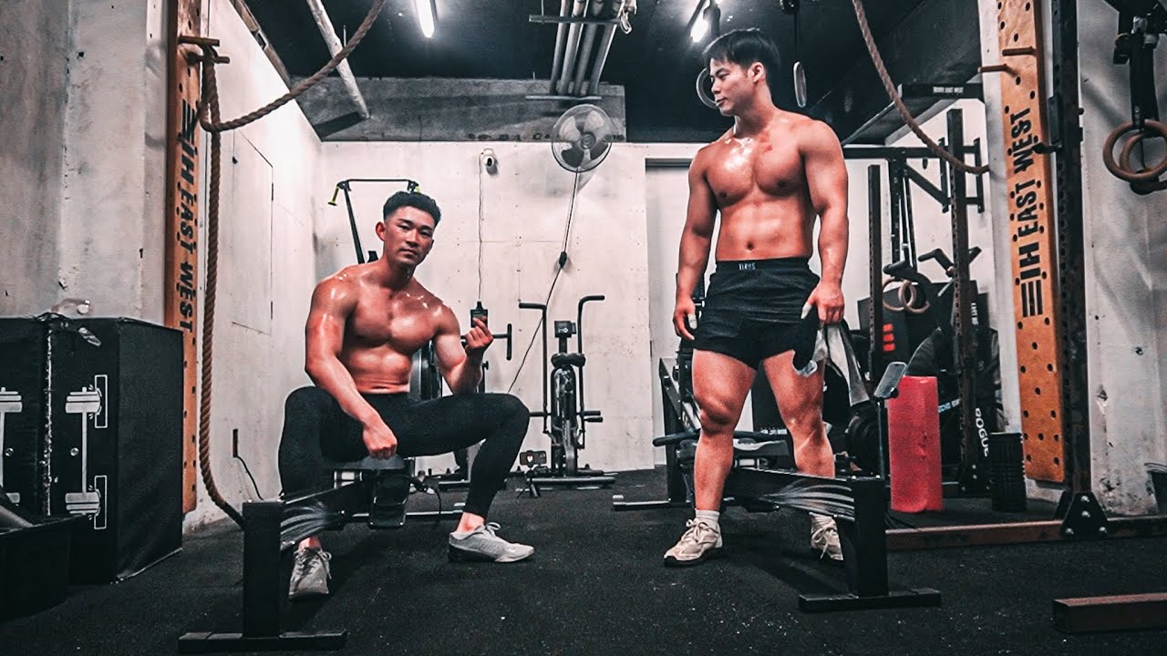 ウエイトリフティングと高回数スクワット、背中トレで最強にパンプする筋肉...最後は心肺強化インターバルで追い込むTGIFトレーニング...!!【クロスフィットVlog】