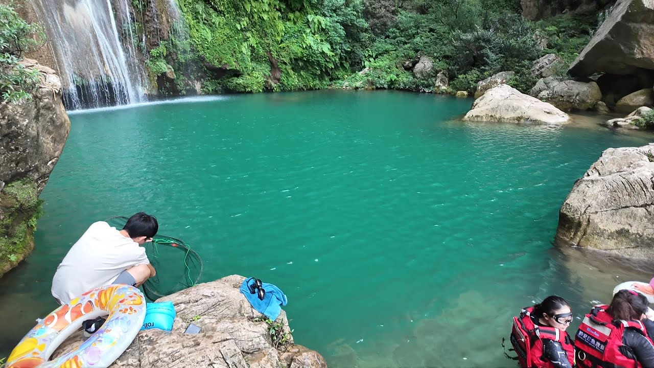 Beautiful China! Epic pure waterfall swimming in southern China