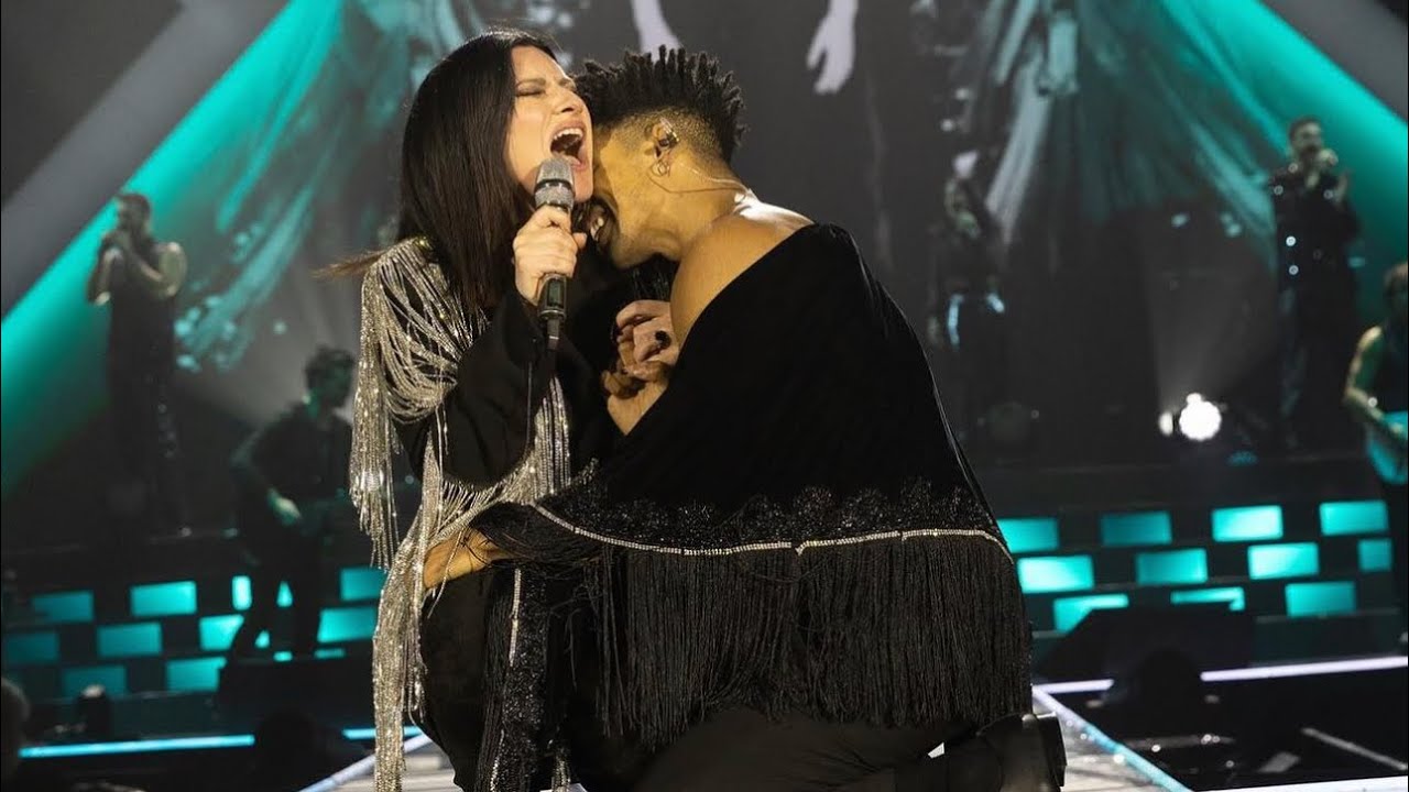 Laura Pausini concerto Firenze 22/12/2023 canta “In assenza di te”