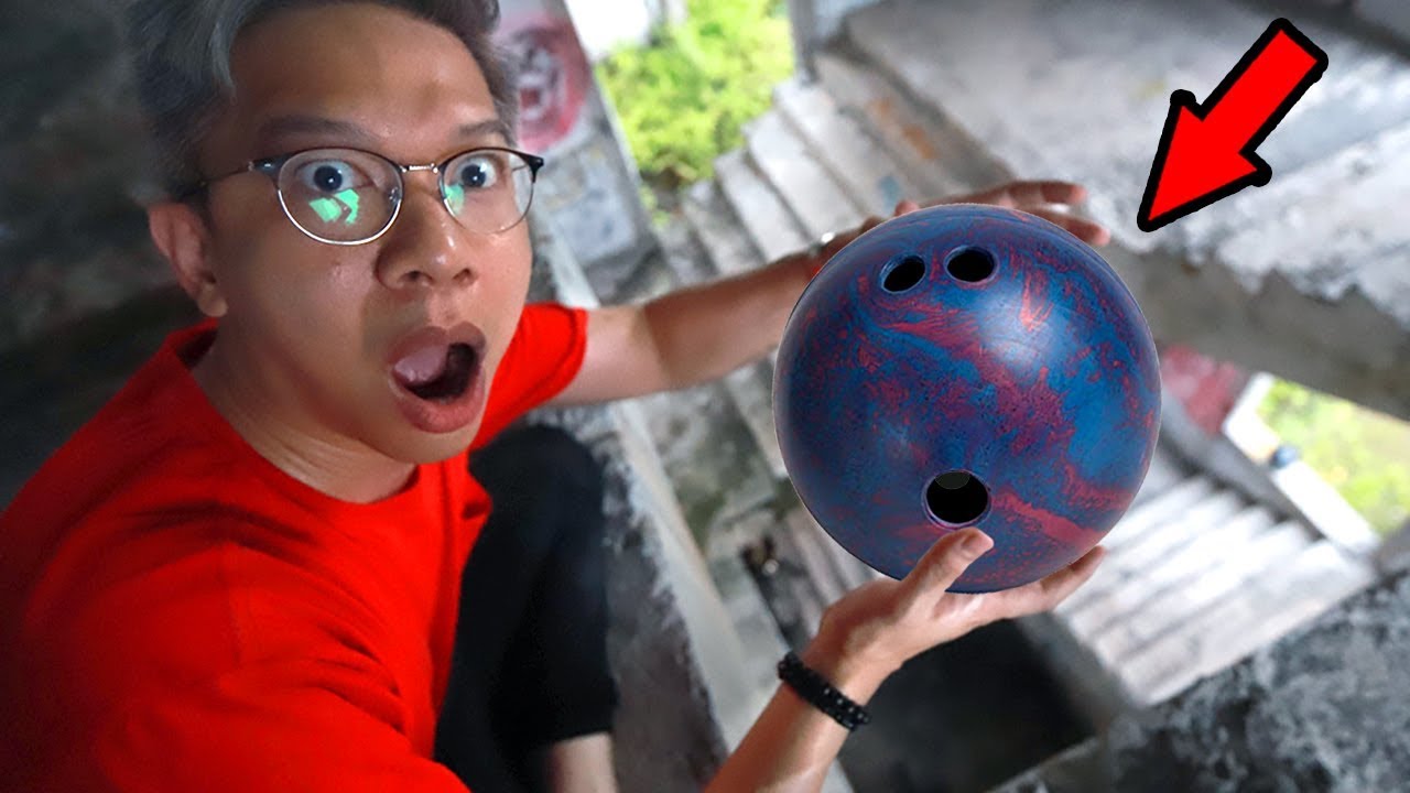 LEMPAR BOLA BOWLING DARI KETINGGIAN!! HANCUR???
