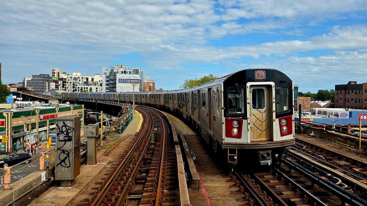 Railfanning at 46 St-Bliss St (7) 08/19/2025