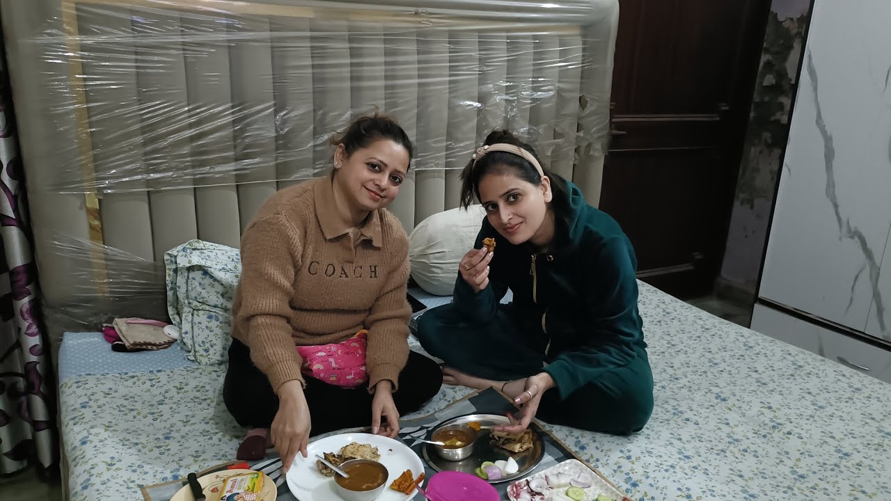 Dinner ch khayi dal makhani te butter naan 😋 #bhartisidvlogs #lifestyle #daalmakhni #vlog #cooking 