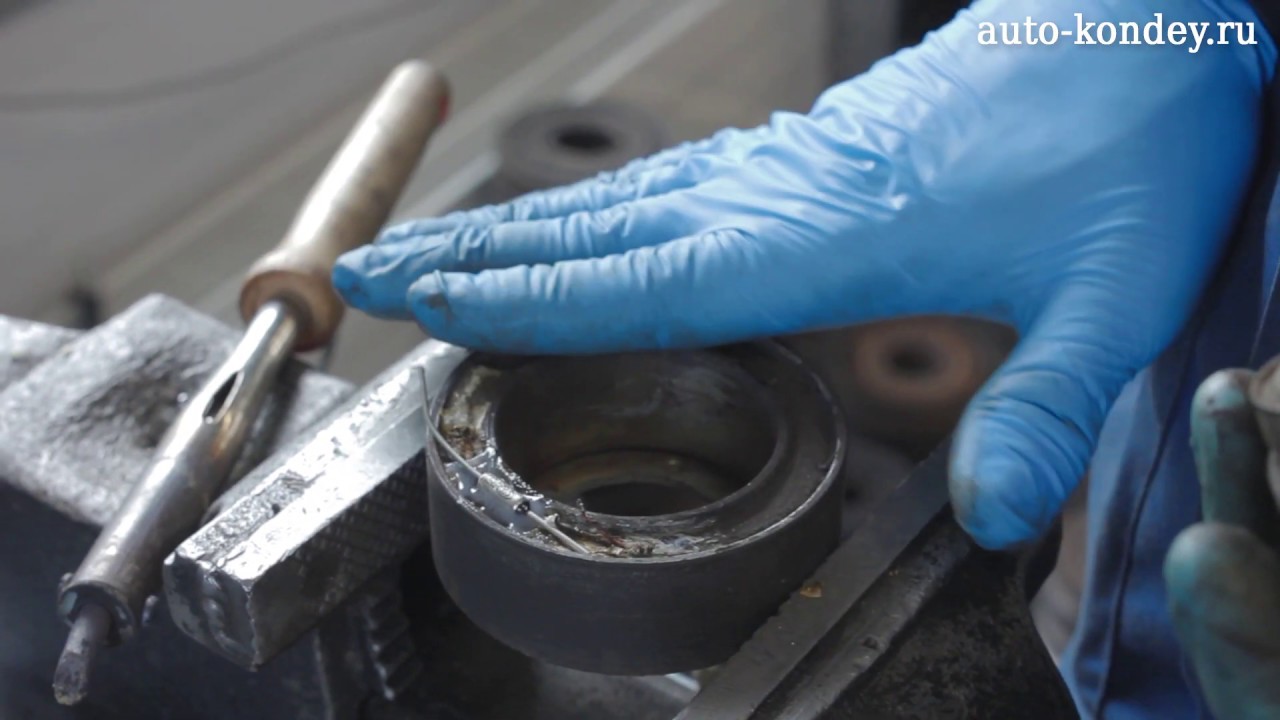 Ремонт муфты компрессора Mazda.