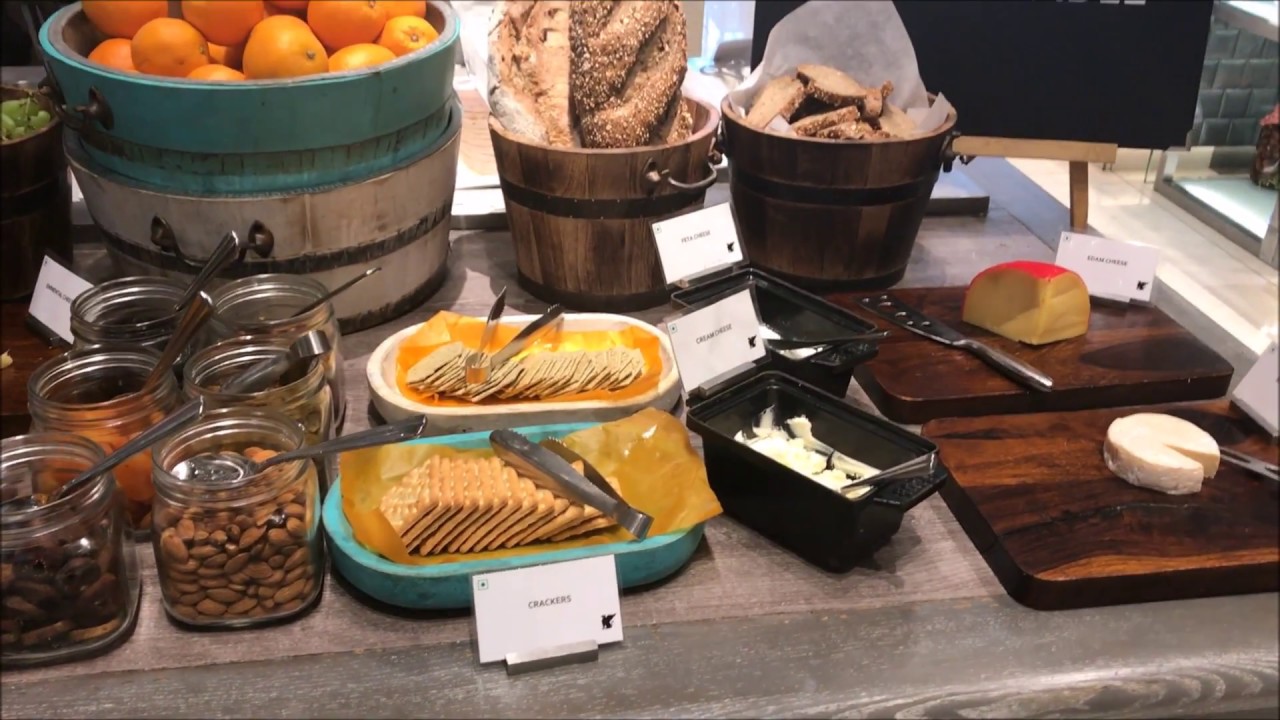 Indian Food: Best Breakfast At Mumbai Marriott, Street food, Mumbai/ Bombay