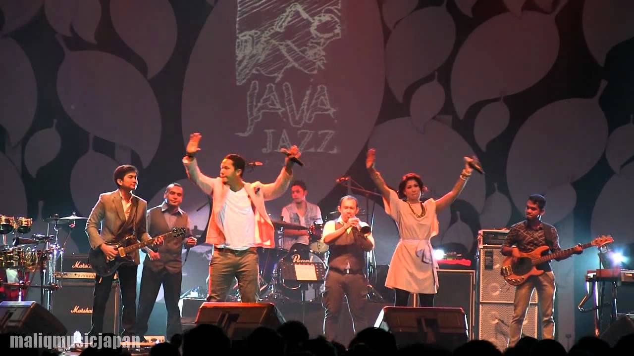 Maliq & D'essentials - Dia ~ Untitled ~ Menari @ JJF 2013 [HD]