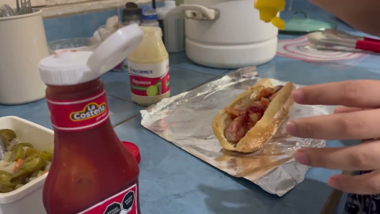 ASMR RECETA DE HOT DOGS VOZ OFF COMBINADA