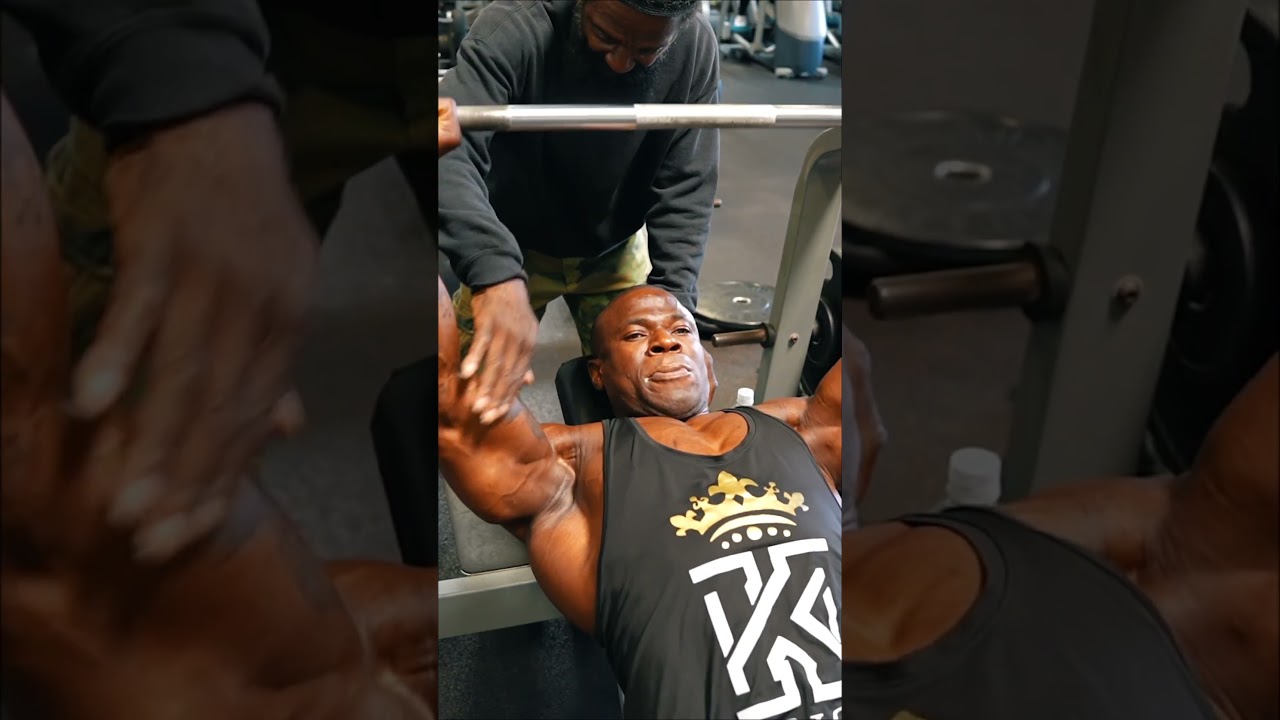 Your CHEST Day Isn&rsquo;t Complete Without THIS! Charles Glass Incline Strategy 💯 #charlesglass #goldsgym