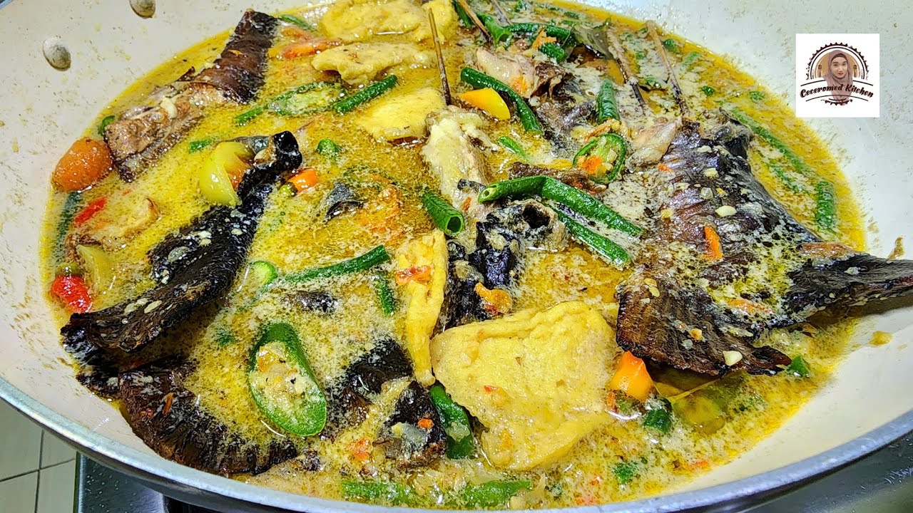 MANGUT IKAN PATIN ASAP CAMPUR TAHU DAN KACANG PANJANG. PEDAS NAMPOL.