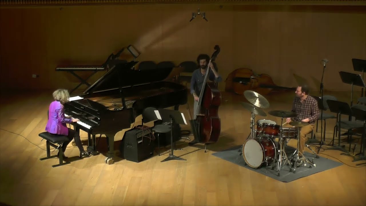 Anat Fort trio: Clouds Moving