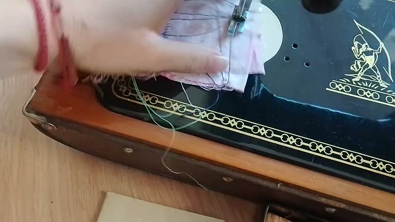 Швейная машина Лучник 82R