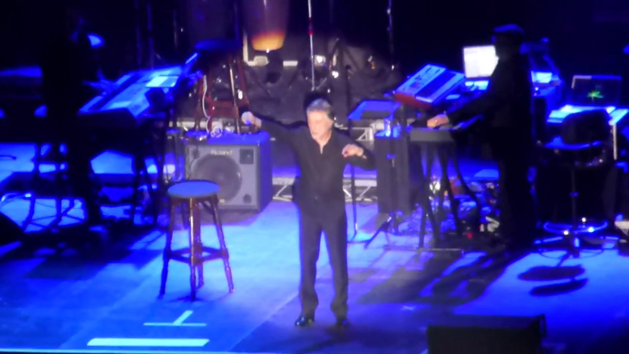 Frankie Valli - Can't Take My Eyes Off You - O2 Arena, London - December 2018