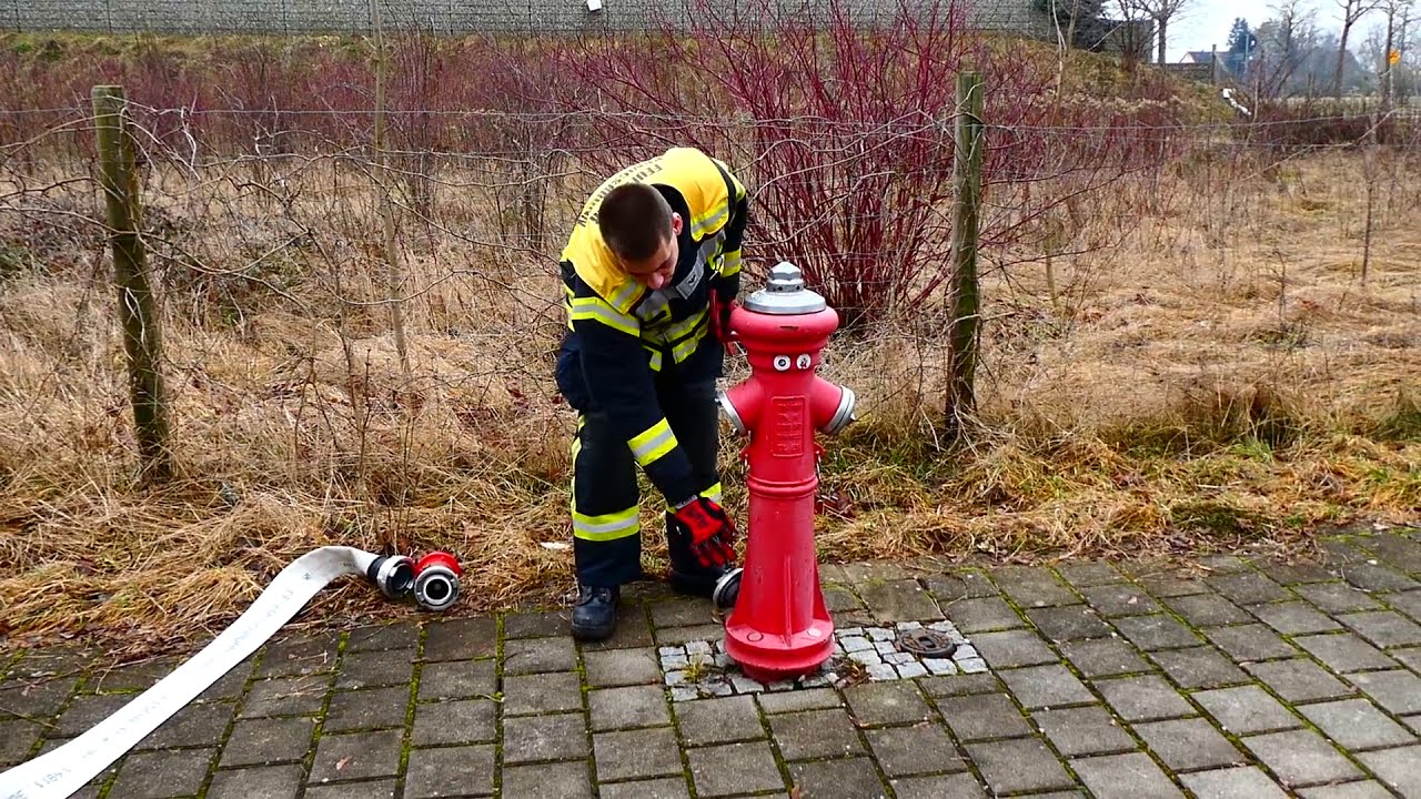Wasserentnahme am Hydrant - Einsatz mit Rückflussverhinderer