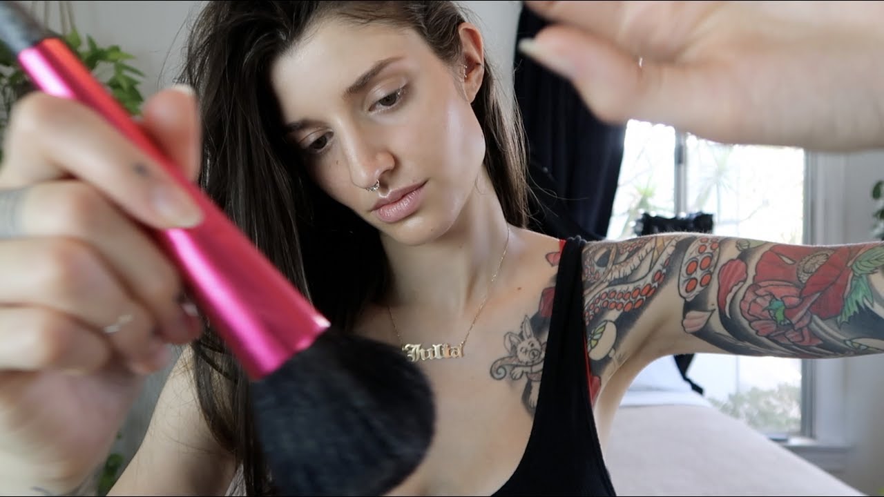 ASMR makeup application & get ready with me (whisper) 🐱