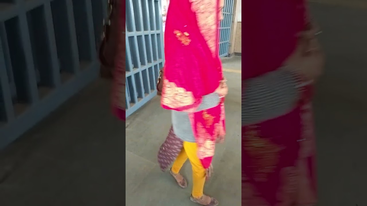Metro station 🚉🇮🇳🇮🇳🇮🇳🇮🇳