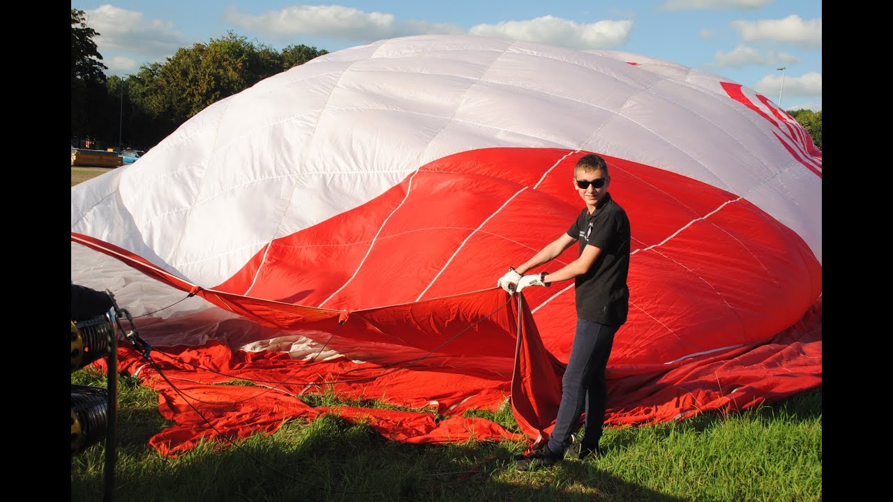 Luchtballonnen klaarmaken en opstijgen in Zottegem ( oost vl )