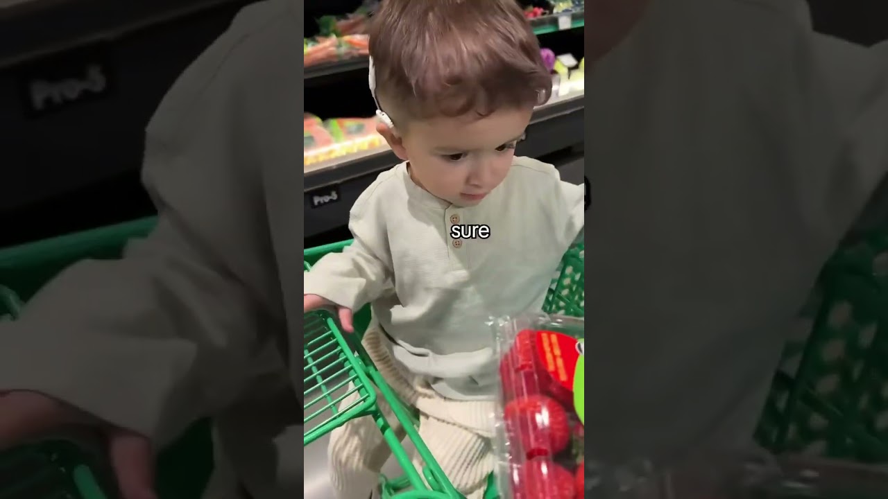 Neo loves bananas #funny #baby #kids #food #neo #canfam #chamily