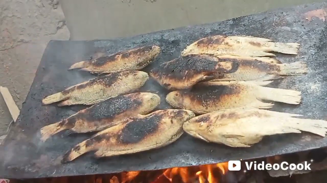 سمك مشوي على الفحم 👌والخلطه مكونه من ❤طن من  السعاده ❤ واطنان من الحب والمتعة هههههههههههه 😂❤🥰