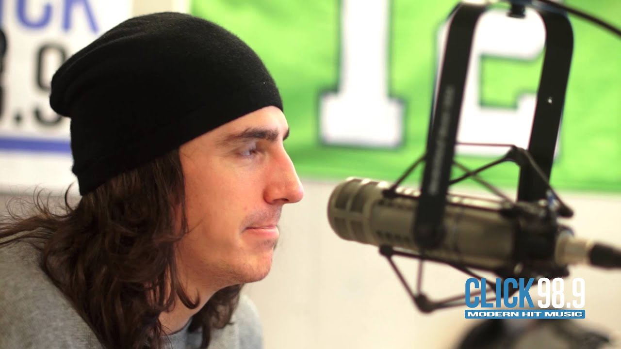 Megan Plays Would You Rather with Luke Willson!